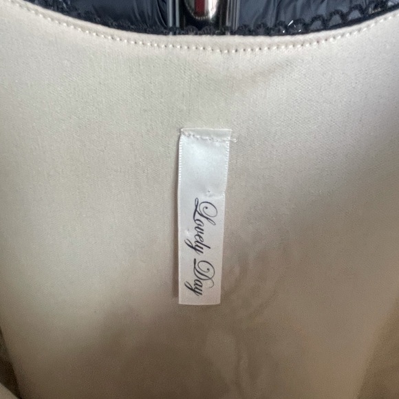 Dress - Picture 3 of 3